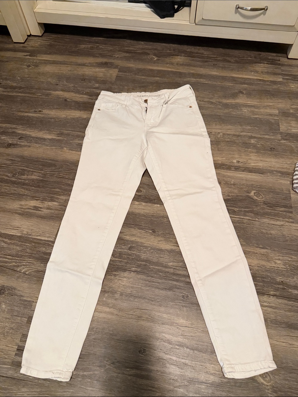 Old Navy White Skinny Jeans - Women's Slim Fit